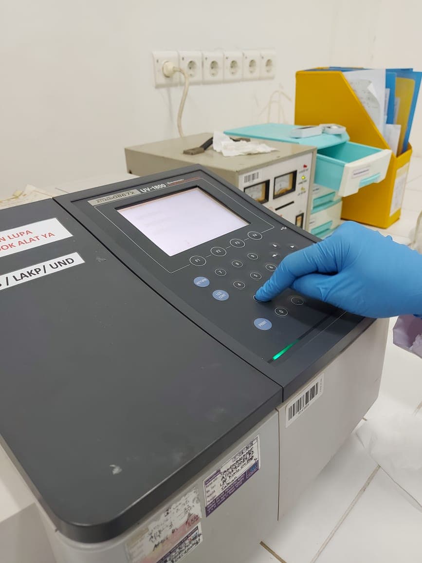 Kegiatan laboratorium FMIPA Unpad - 12