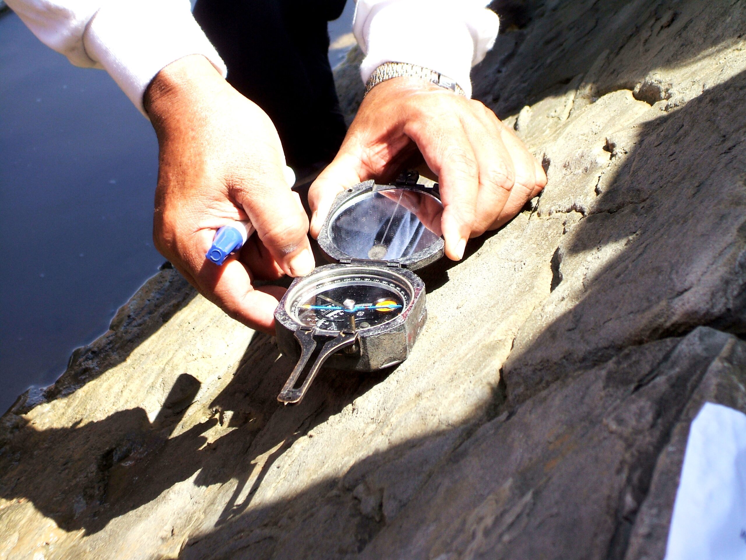 Kompas Geologi
