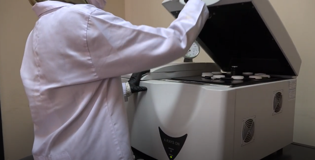 Laboratorium Fisika Material foto 1