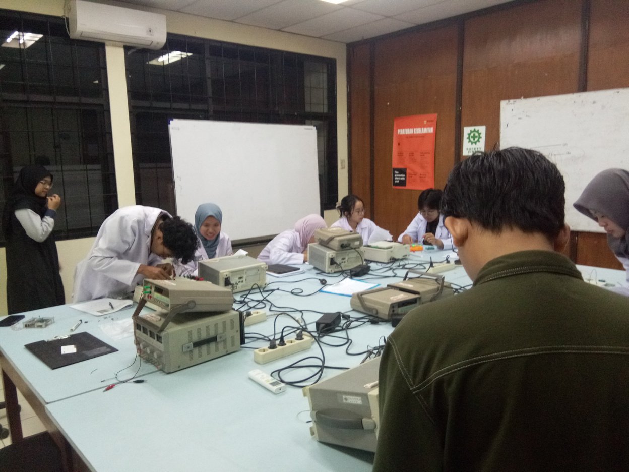 Laboratorium Fisika Instrumentasi foto 2
