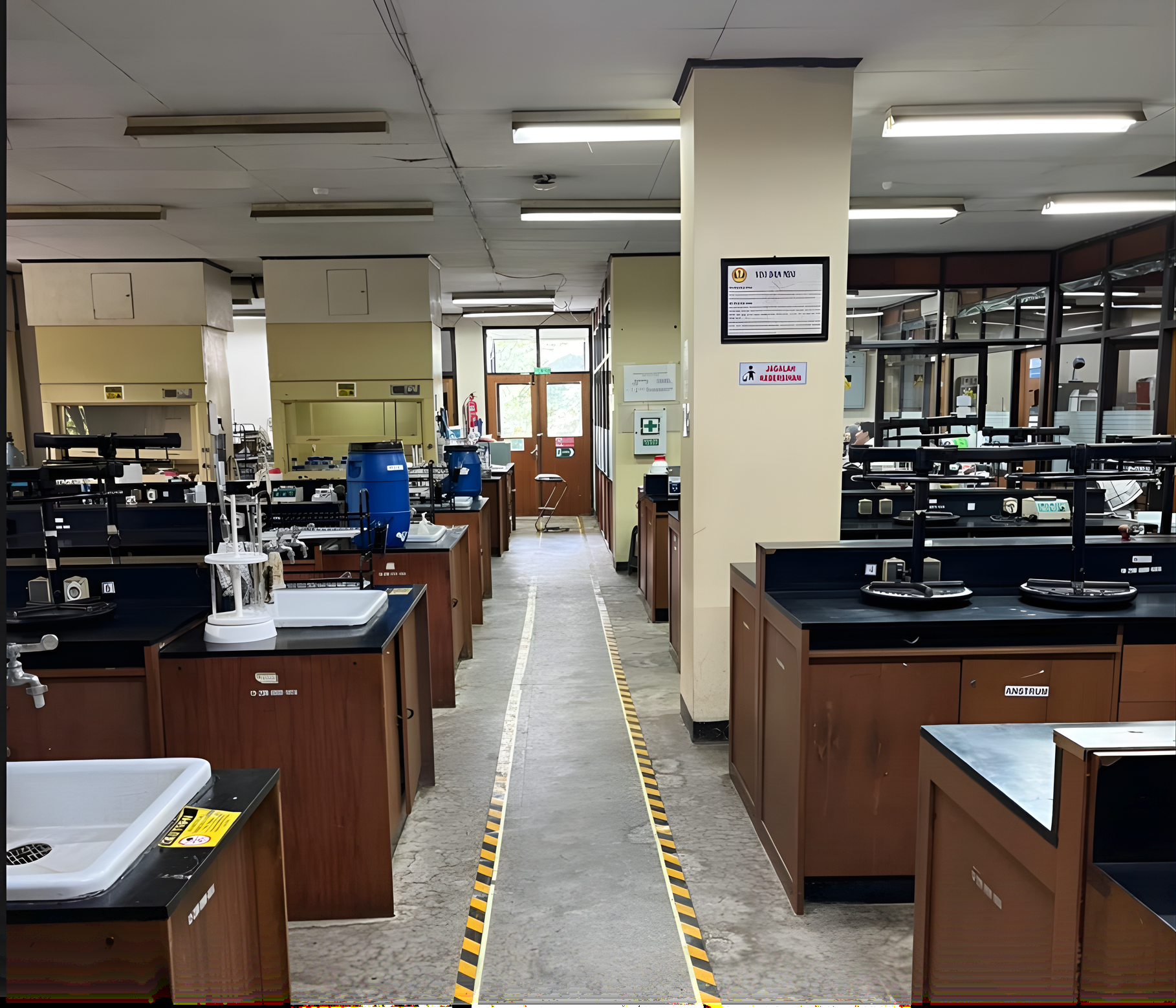 Laboratorium Kimia Analisis Dan Pemisahan foto 3