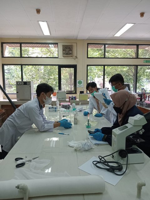 Laboratorium Mikrobiologi Terapan foto 2